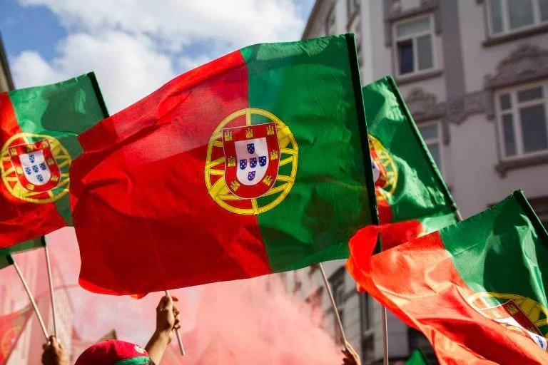 35-golden-visa-investors-sue-portugals-aima-amid-excessive-permit-delays.jpg 35-golden-visa-investors-sue-portugals-aima-amid-excessive-permit-delays.jpg