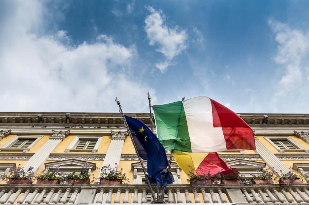 italian-police-uncover-16000-fake-schengen-visa-scam.jpg