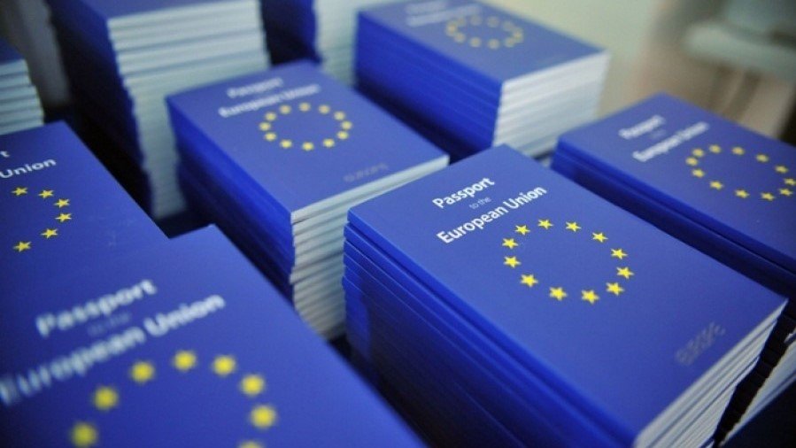 Poland issues most residence permits in the EU
